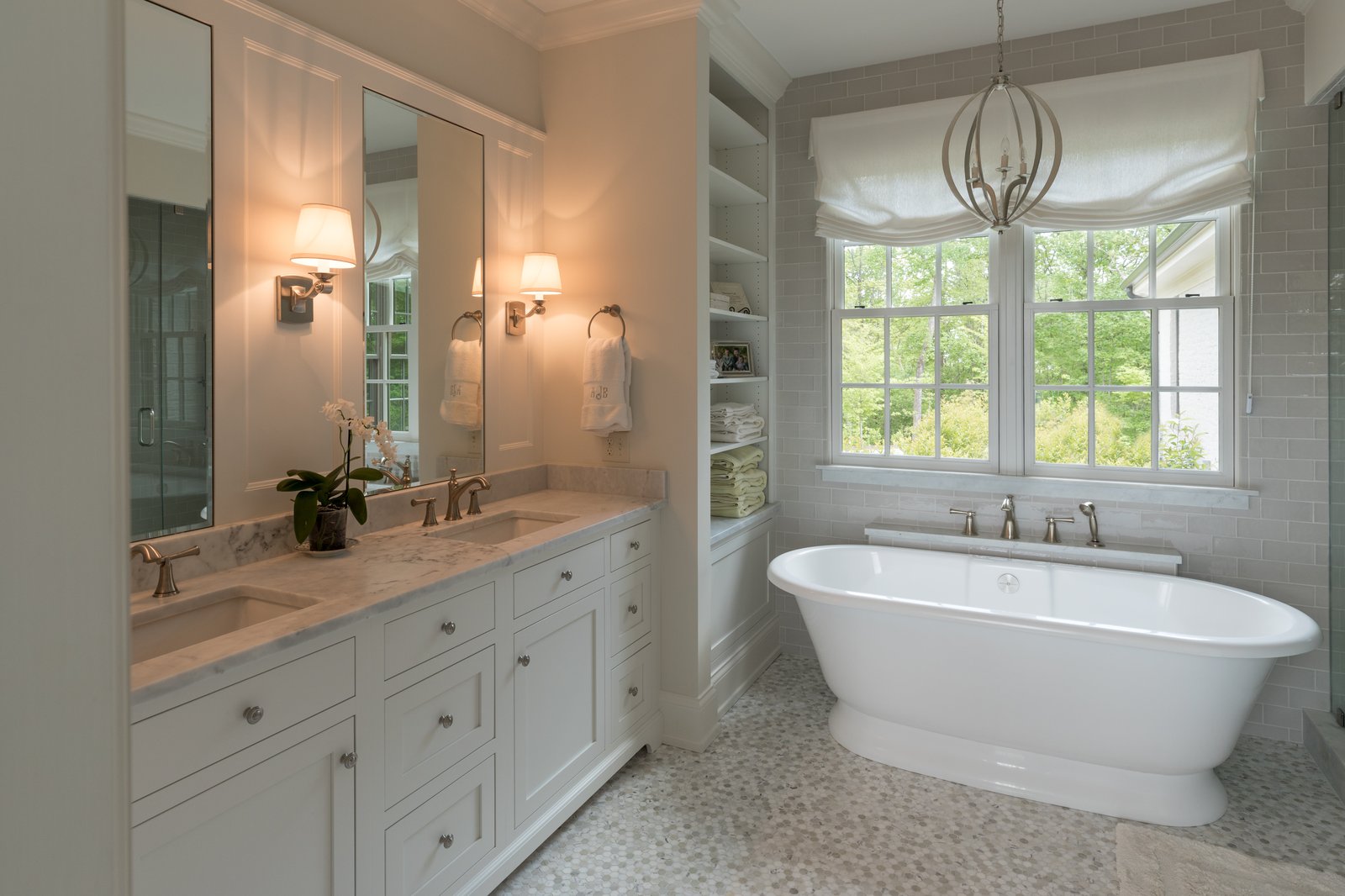 Serene and efficient bathroom design