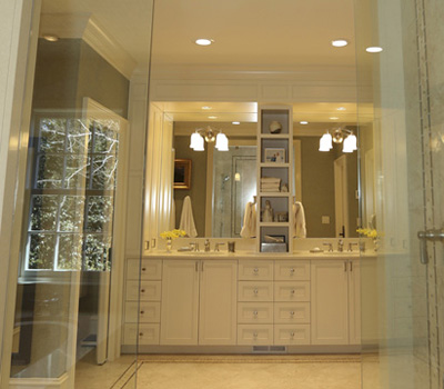 Roomy Bath for Two